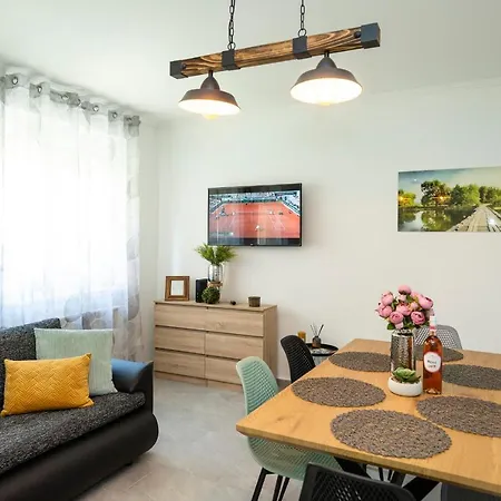 فندق Zsendulo Apartman *