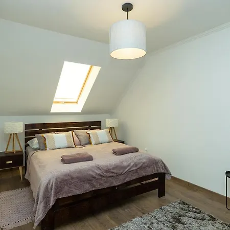 Zsendulo Apartman * Eger